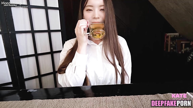 Dahyun in sexy stockings gives a footjob セクシートゥワイス [PREMIUM]