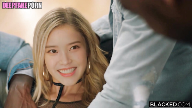 Cute IU surrounded by long cocked black men 케이팝 아이유 [PREMIUM]