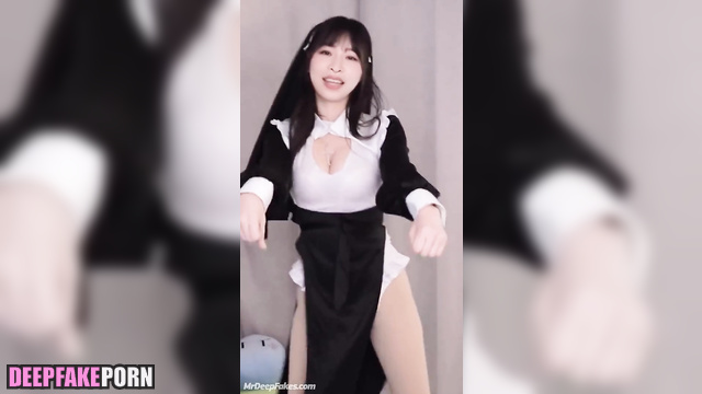 Cyndi Wang in a sexy outfit dances for you (王心凌 在性感的衣服)