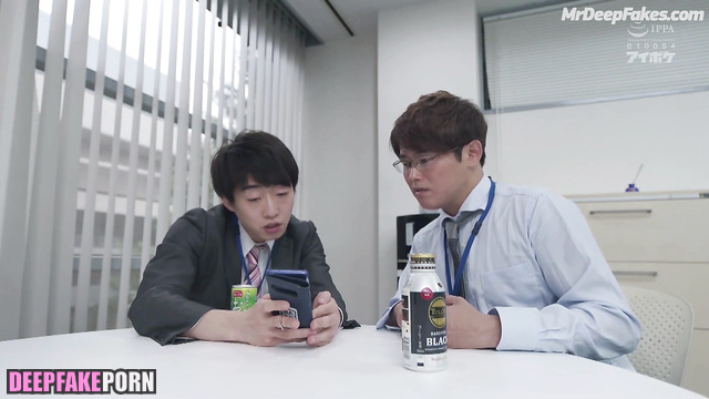 Hot Park Shin-hye was fucked in outerwear, fake - 박신혜 섹스 장면