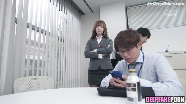 Hot Park Shin-hye was fucked in outerwear, fake - 박신혜 섹스 장면