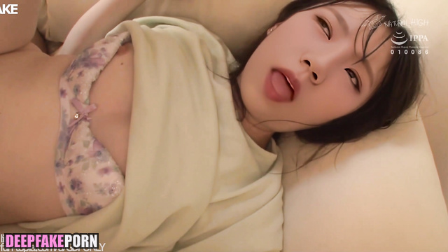 Yeoreum experienced sexual pleasure for the first time (宇宙少女 ホットポルノ) [PREMIUM]