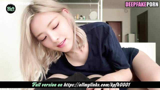 Babe licking springy dick - Yuna pov sex tape / 유나 얼굴 교환