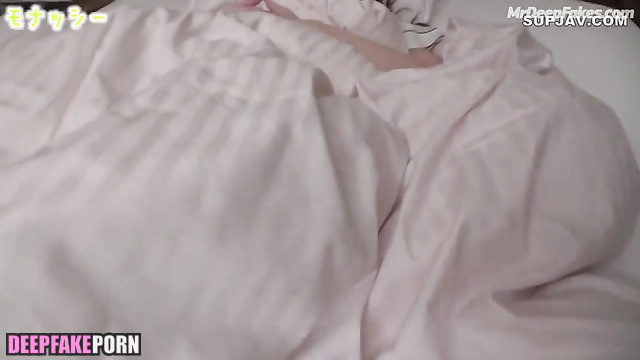 Japanese babes loves sex after waking up / 偽アプリ ディープフェイク動画