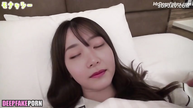 Japanese babes loves sex after waking up / 偽アプリ ディープフェイク動画