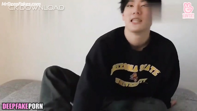 Jungwon face swap - boy jerked off on webcam / エンハイフン 顔を変える