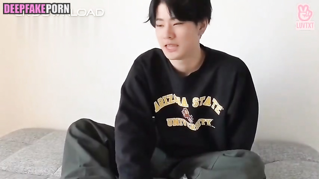 Jungwon face swap - boy jerked off on webcam / エンハイフン 顔を変える