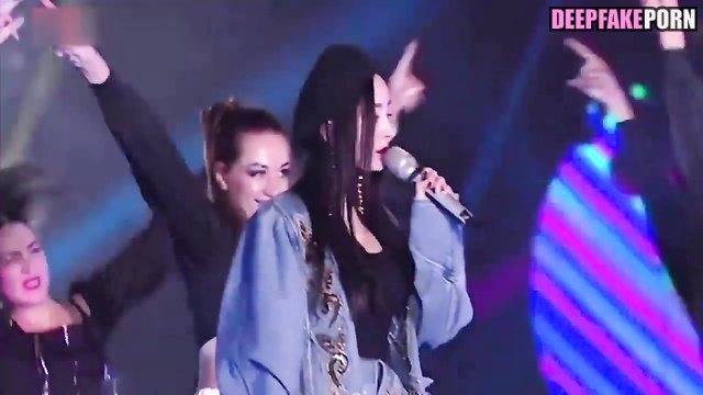 Yang Mi in deepfake video - hot pov fuck (pmv) / 杨幂 假应用程序 [PREMIUM]