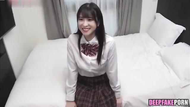 Deepfake 张碧晨 Zhang Bichen in school girl form shows her boobs 智能換臉