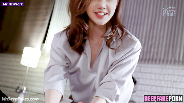 Hot Lisa is a professional dick sucker - fake / 리사 블랙핑크