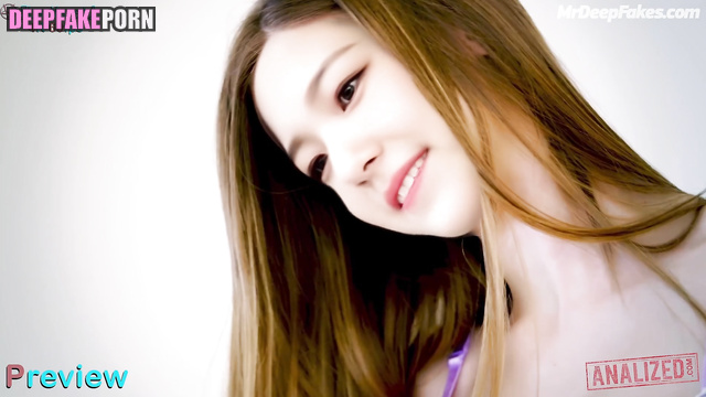 Jiheon, Fromis_9 filming her body on camera - ai / 백지헌 프로미스나인