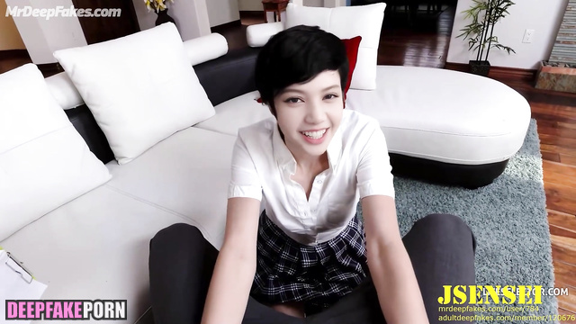 Hot brunette Lisa making excellent blowjob - 리사 블랙핑크 real fake