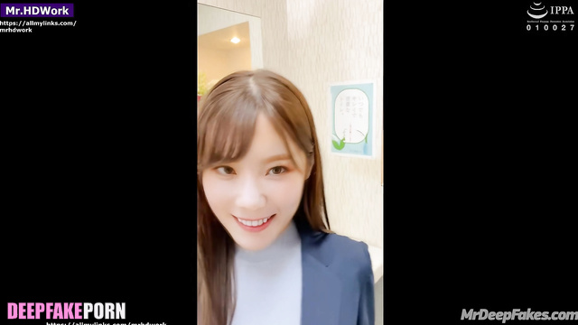 Fake Taeyeon got fast fuck in the office toilet / 少女時代 セックスシーン