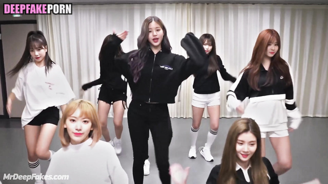 Girls of IZ*ONE are so seductive in this PMV deepfake アイズワン (ディープフェイク)