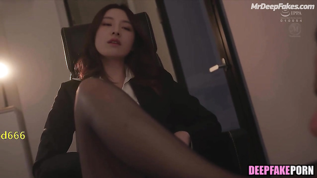 Office lady Chen Duling adores toes licking, ai - 陈都灵 真假