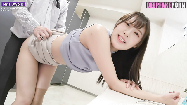 IZ*ONE アイズワン Minju cums harder when she has sex 性別 at work キムミンジュ [PREMIUM]