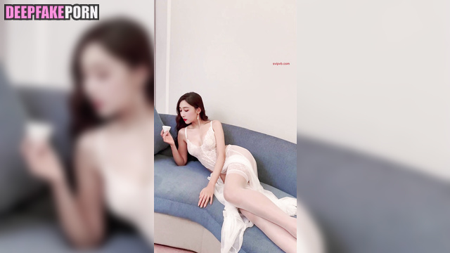 Hot brunette Guan Xiaotong showing perfect body, ai / 关晓彤 成人视频 [PREMIUM]