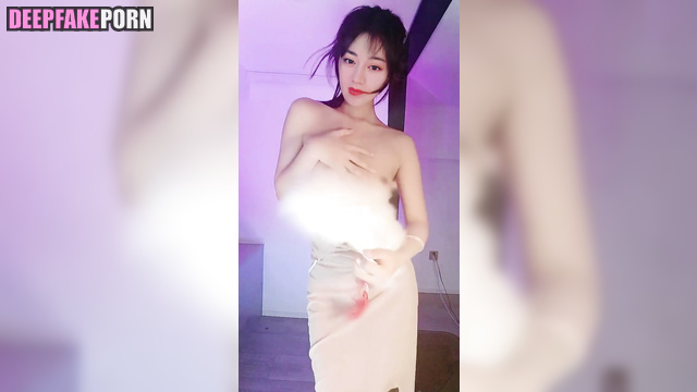 Solo dance scenes by fake and hot Dilraba (迪丽热巴 迪力木拉提 真假 [PREMIUM]