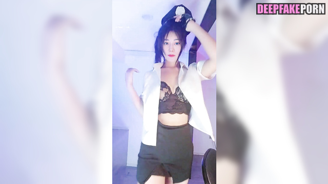 Solo dance scenes by fake and hot Dilraba (迪丽热巴 迪力木拉提 真假 [PREMIUM]