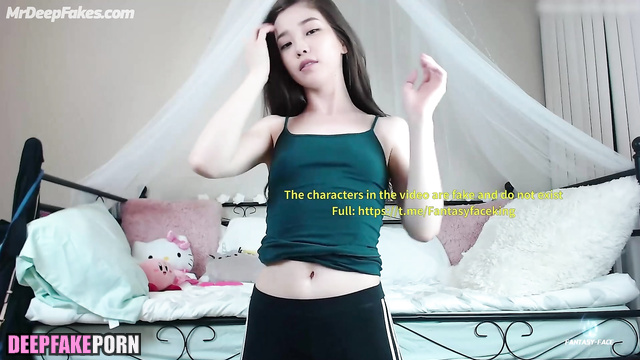 Sex solo scene of wonderful IU (아이유) exploring new sex toy 섹스 장면