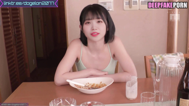 Schoolgirl came to your house for fuck / アイズワン セレブのセックス Chaewon A.I.