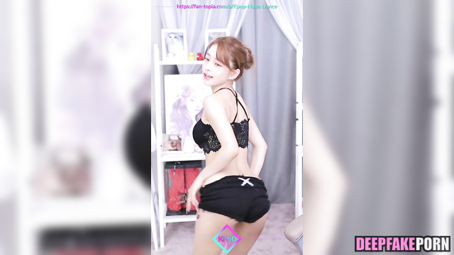 Babe dancing with funny music, Minji solo fakeapp ニュージーンズ 本物の偽物 [PREMIUM]