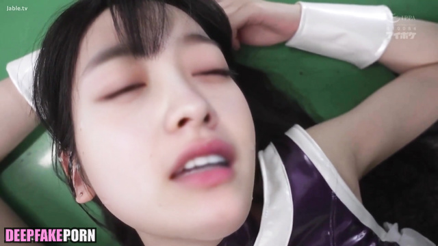 Two Japanese men sexually satisfy Kanna Hashimoto (橋本 環奈 人工知能)