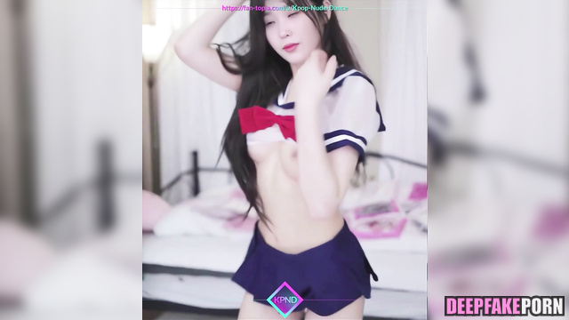 섹시한 아이돌 Sexy idol IU 아이유 bought sexy costume to make you amazed by her [PREMIUM]