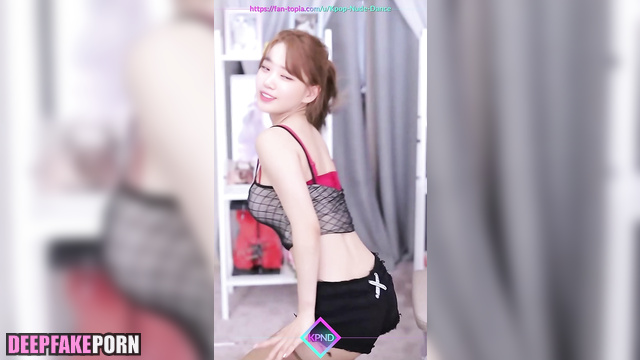 Hot korean girl Chaewon dancing so sexy (アイズワン セックスシーン) [PREMIUM]
