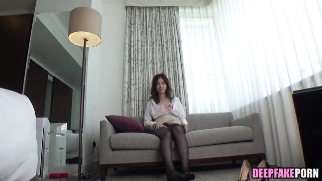 Gao Yuanyuan masturbated in pantyhose, real fake / 高圆圆 名人性爱 [PREMIUM]