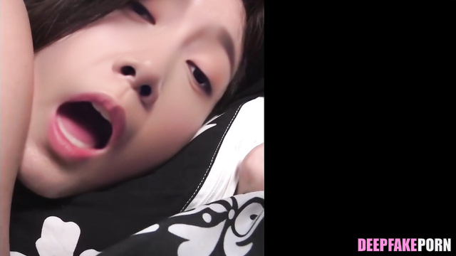 Vibrator crawled on her pussy (少女時代 セックスシーン) Yoona fakeapp [PREMIUM]