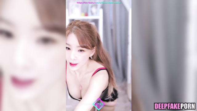 Pretty brunette dancing just for fun, fake Taeyeon (少女時代 セックステープ) [PREMIUM]