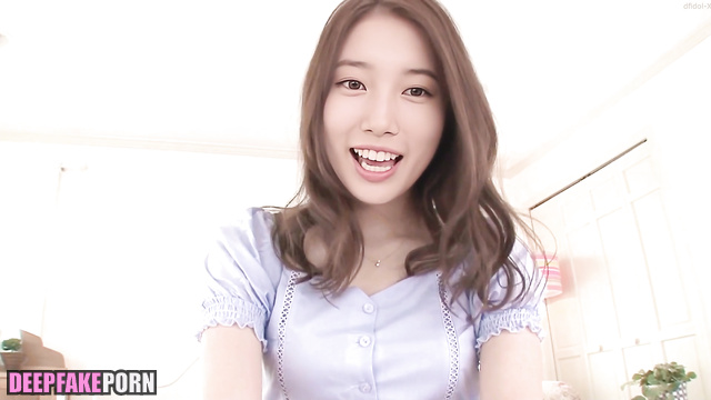 Young couple enjoying each other - Suzy (수지 미쓰에이) real fake / [PREMIUM]