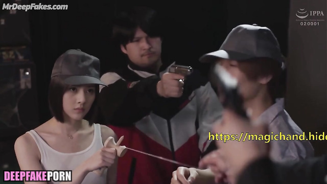 Dirty gangsters wanna fuck her - Song Zu'er ai scenes (宋祖儿 性爱录像带)