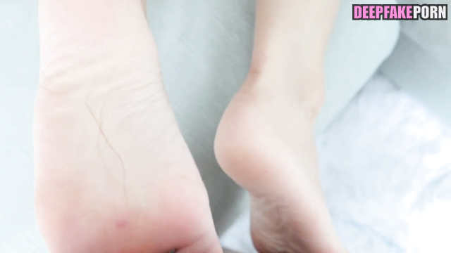 Fake IU was so pleased by his strong cock (아이유 섹스 테이프)