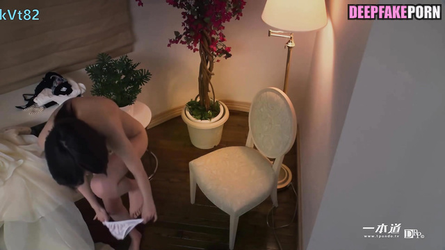 杨幂 Yang Mi secretly satisfies herself and cums hard 名人性爱/celebrity sex