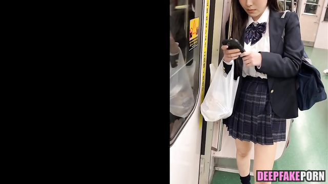 ディープフェイク Deepfake Minami Hamabe 浜辺美波 is very open minded with stranger