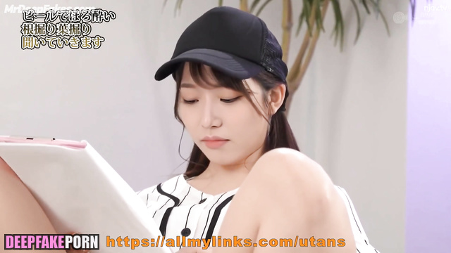 Cock jumping during a news broadcast / 윤태진 진짜 가짜 fake Yoon Tae-jin