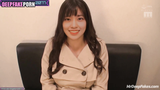 Guy used her fast hands / Yujin pov handjob / アイズワン ディープフェイクビデオ fakeapp