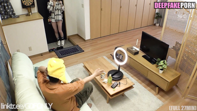 Old fart picked up young whore Sullyoon (설윤 엔믹스) pov adult tapes