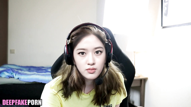 Yujin (アイズワン 本物の偽物) was fucked after her masturbation on porn [PREMIUM]