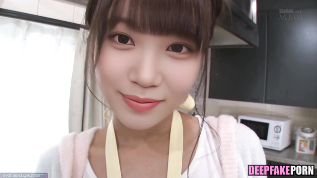 Cute housewife Chaewon (アイズワン 本物の偽物) made a blowjob on her kitchen [PREMIUM]