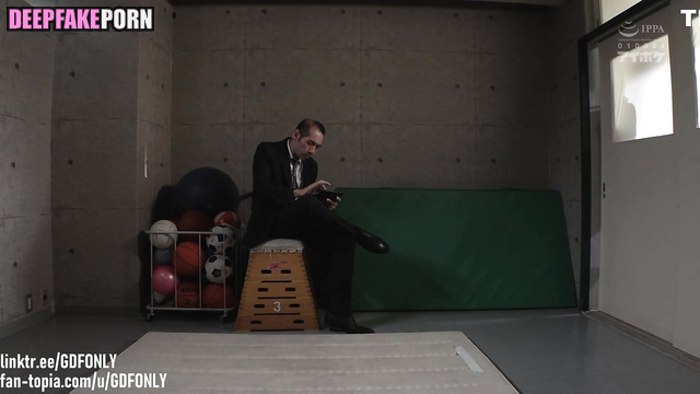 Crazy asian girl making cool footjob (アイズワン ディープフェイクビデオ) Yujin fakeapp [PREMIUM]