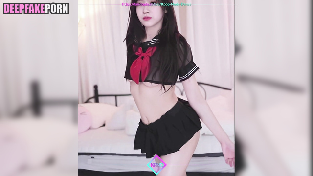 Horny Ryujin (류진 있지) danced for you in japanese schoolgirl suit // [PREMIUM]