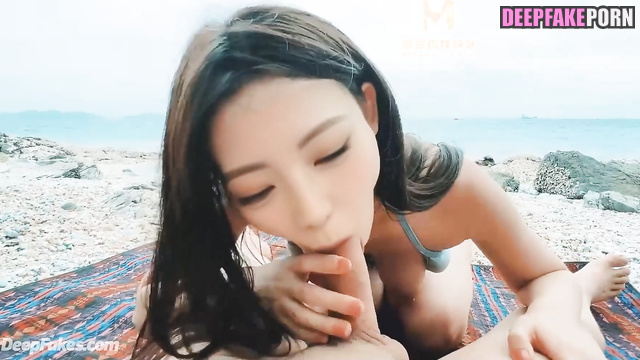 유나 ITZY Yuna got too horny at the beach 섹스 and we had fantastic sex 있지