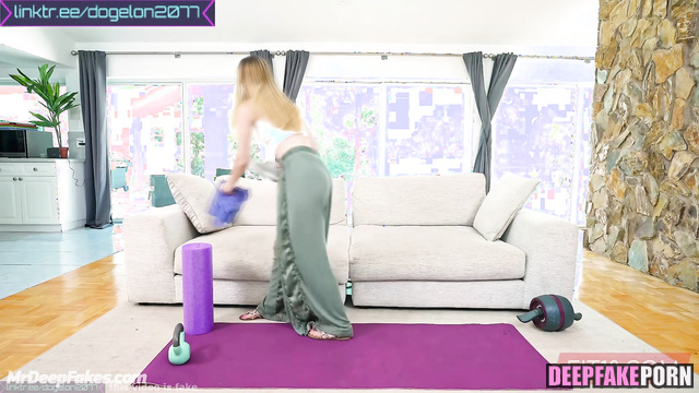 In doggy style ニュージーンズ Hanni attracts me much more NewJeans ポルノ porn