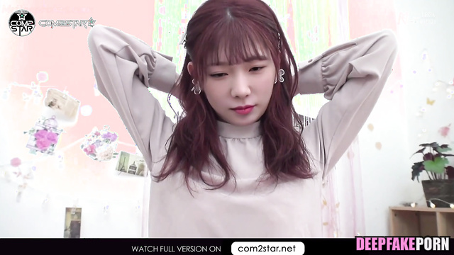 Stranger playing with her cute nipples / (Taeyeon pov fakeapp) 少女時代 本物の偽物