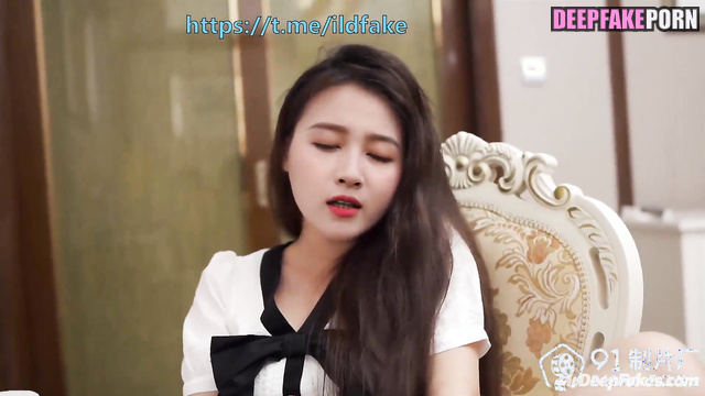 关晓彤 深度伪造视频 funny day with Guan Xiaotong and her dildo - solo sex tape