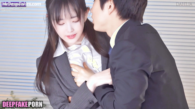 Colleague of 아이유 IU wanted to fuck her right in office 진짜 가짜 real fake