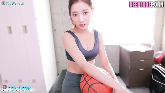 Coach 유키 Yuki thinks that 섹스 sex is the best sport PURPLE KISS 퍼플키스